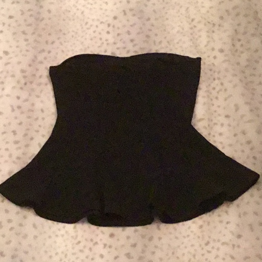 Pin-Up Ruffled Black Strapless Peplum Top Large